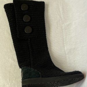 UGG • Cardy II Boot black ribbed knit sweater triple button fold over slouch